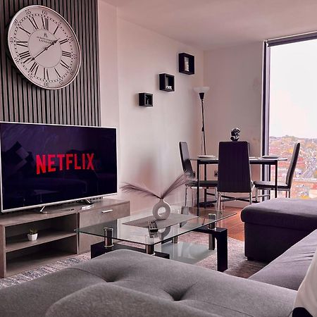 Penthouse Gem, Central, Scenic Views, Stylish, Modern, City Centre 2Br Sheffield Bagian luar foto
