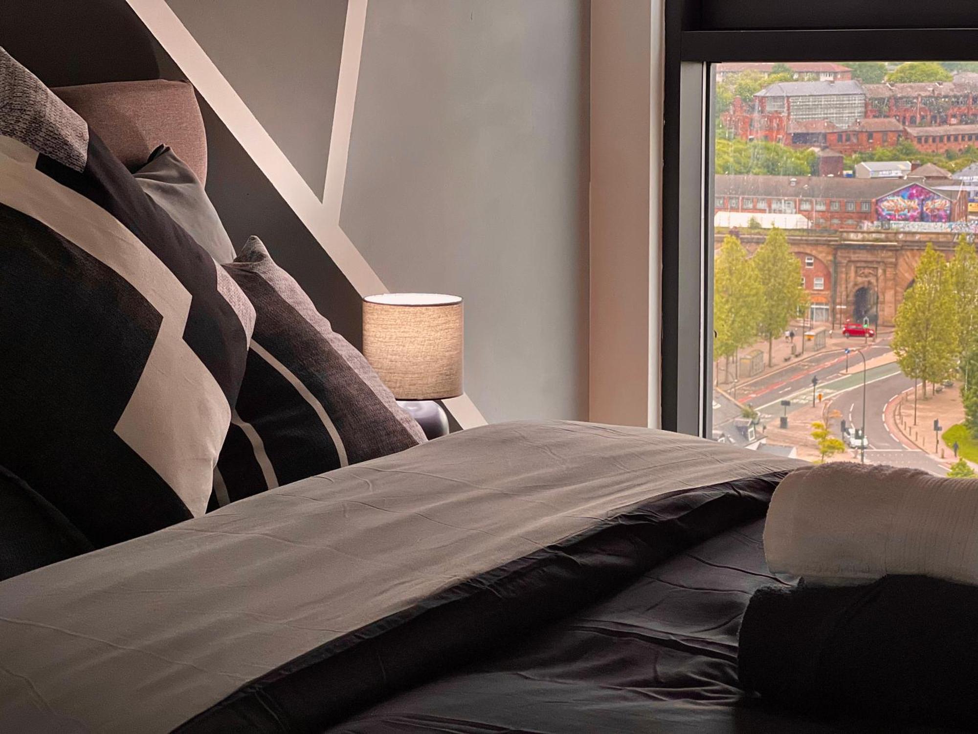 Penthouse Gem, Central, Scenic Views, Stylish, Modern, City Centre 2Br Sheffield Bagian luar foto
